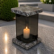 Lykta i granit