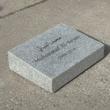 liggande gravstenar